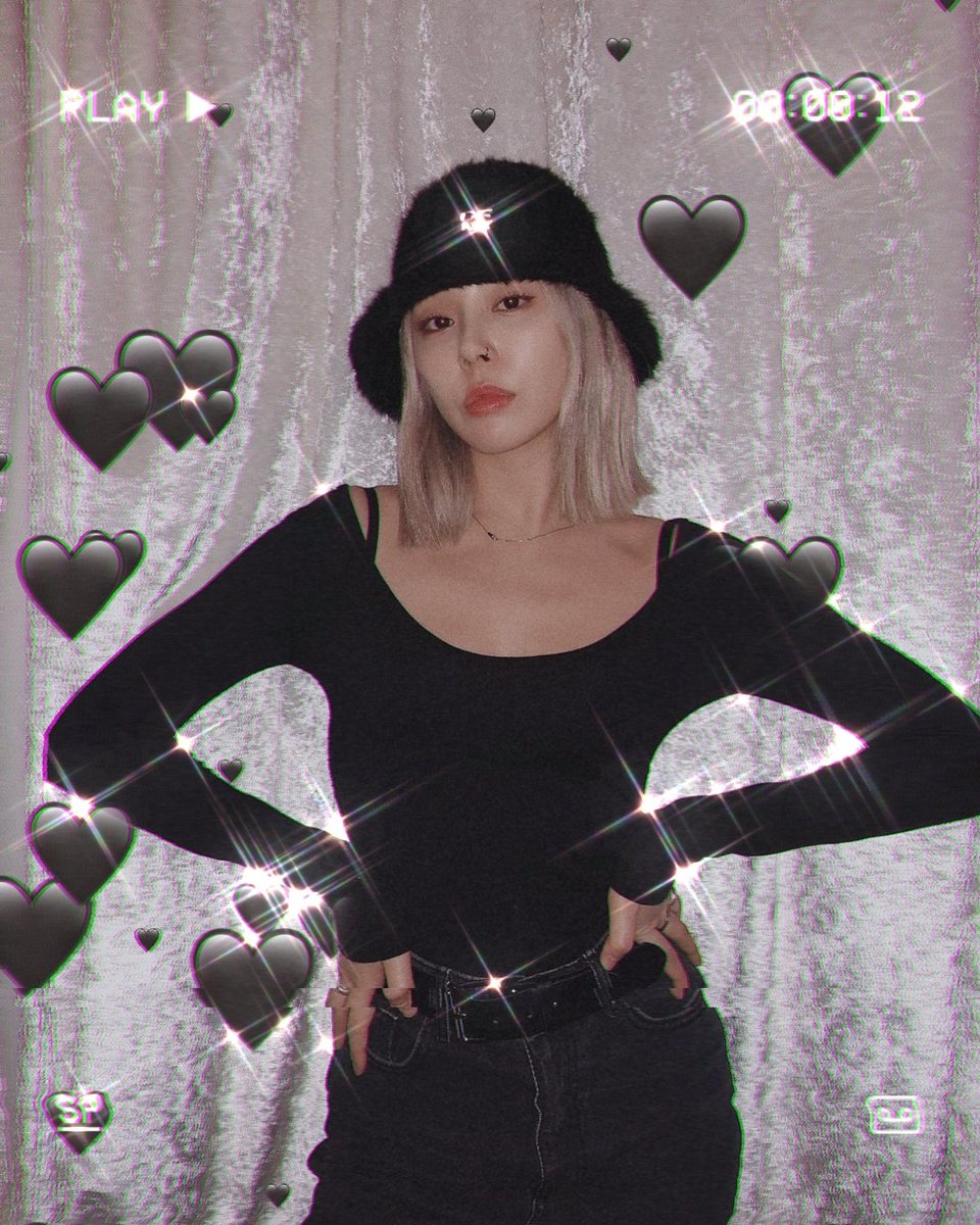 fobtay's tweet photo. happy birthday to our amazing leader! 🖤 #ShiningAshleyDay https://t.co/suC6WWD6Zw