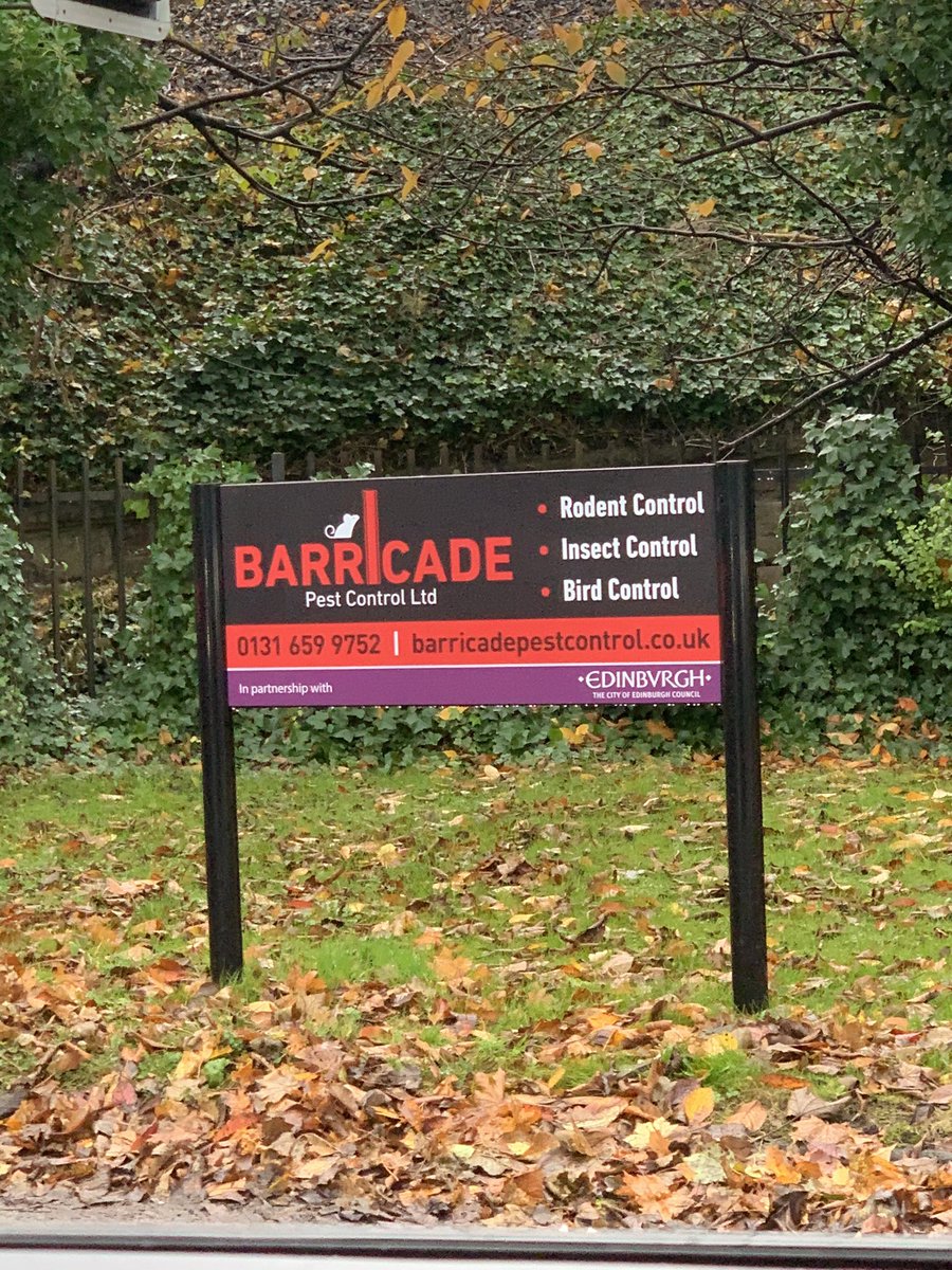 We have 5 new signs that have appeared on a roundabout somewhere in Edinburgh, can anyone tell us where? Have you seen them? Please let us know! #pestcontrol #edinburgh #roundaboutadvertising