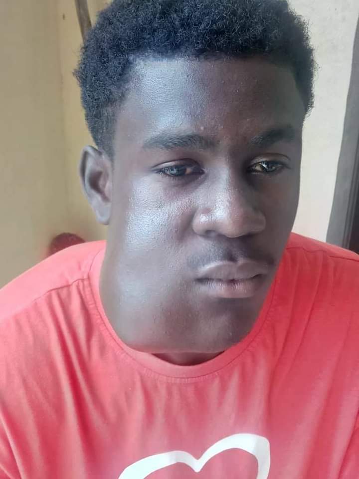 ZonePresse_'s tweet photo. Edgar souffre d'une tumeur depuis bientôt 7 ans.
Par manque de moyens, il a dû arrêter les études à cause de sa santé qui se dégradait de jour en jour.
IL A BESOIN DE VOTRE AIDE !
Contactez sa famille pour agir:+225 69 55 68 78/+225 02 33 45 45/+225 76 90 99 45 https://t.co/sCYCMdgyj7