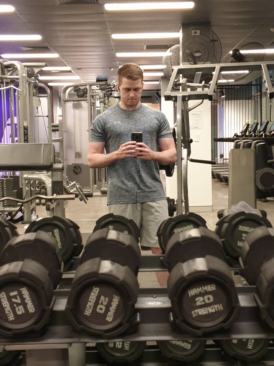 Dads gettin some nice mooscles