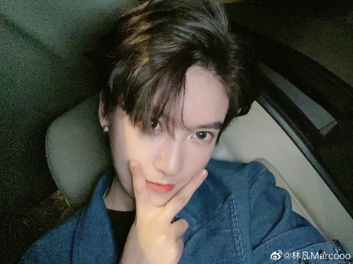 TOVarchive's tweet photo. 08th November 2020 | 2110 CST

Weibo update: 林凡Marcooo
"给你们点个赞👍"

"giving you guys some support👍"

#TOV #LINFAN #林凡 https://t.co/wl5qg2Ovf8