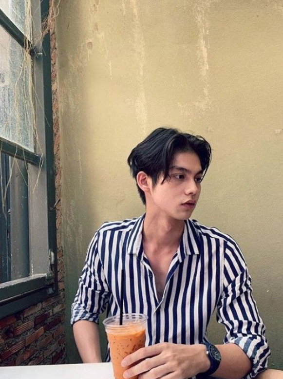 bukan hanya kopi yang menjadi candu . pw wifi nya jga :v 

#roleplayaccount