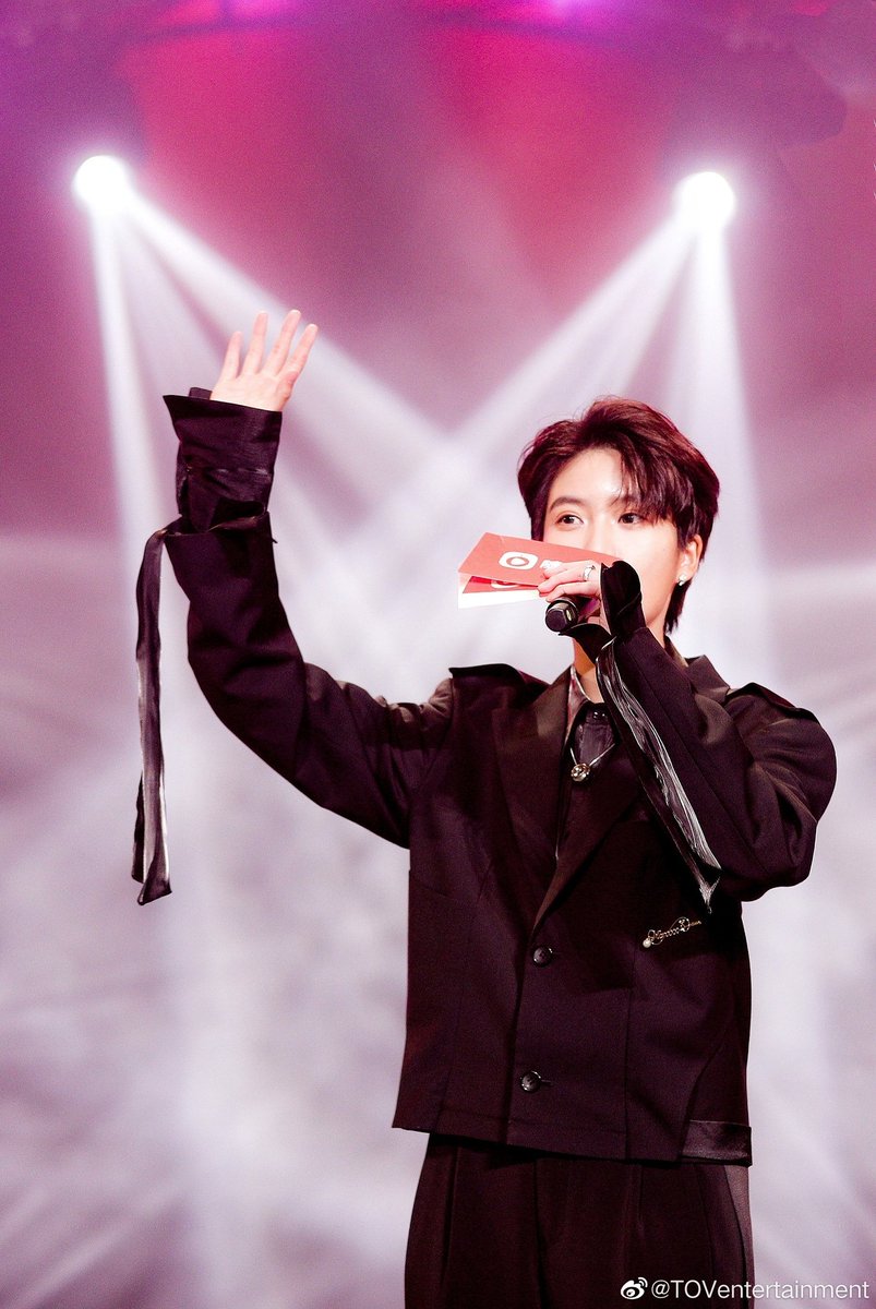 TOVarchive's tweet photo. linfan for today’s event ♡ https://t.co/R9kSUXW8kn