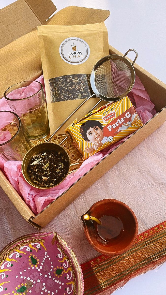 _cuppachai's tweet photo. ⭐ GIVEAWAY TIME!⭐

We're so excited to be launching our first ever competition on Instagram this festive season! Head over to our Instagram for details on how to enter this #Diwali prize giveaway. 

👉🏽👉🏽https://t.co/oBl5pyOzZL 👈🏽👈🏽

#giveaway #ukgiveaway #ukcompetition https://t.co/po8889WpVc