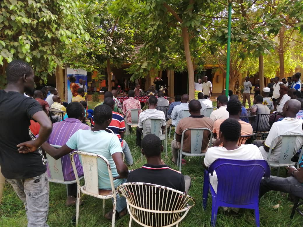 RochLabel's tweet photo. Ambiance au Village Artisanal de Ouagadougou : le Coordonnateur des @RochLabel aux côtés des artisans. 
#The_Roch_Label

@hkab24 @moussaedouard @NinaFatym @KiendrebeogoRo6 @DayambaEden @rochkaborepf https://t.co/PzC2iRcpUg
