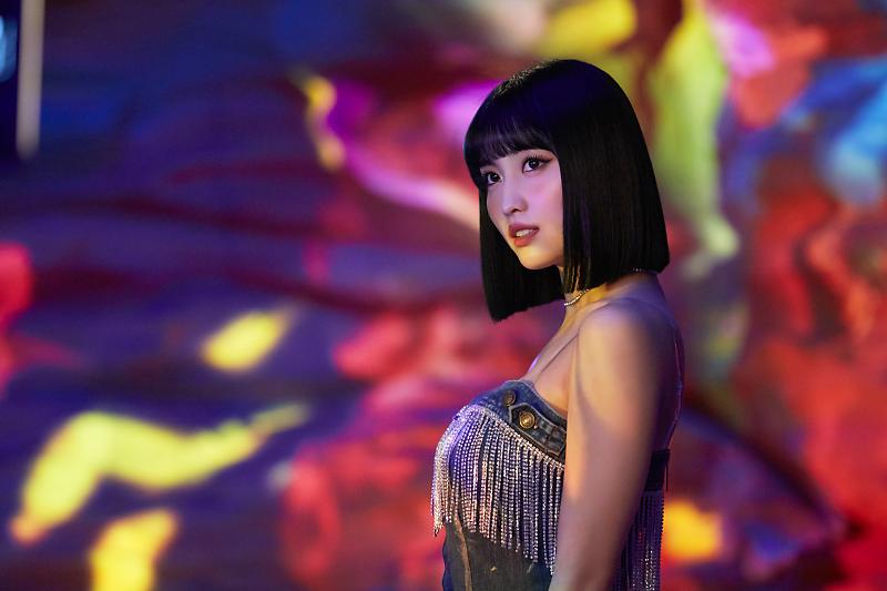 Твайс. Чжоу цзыюй 2022. Twice tzuyu 2021. Сана твайс 2020 i cant stop me. I can't stop me твайс костюмы.