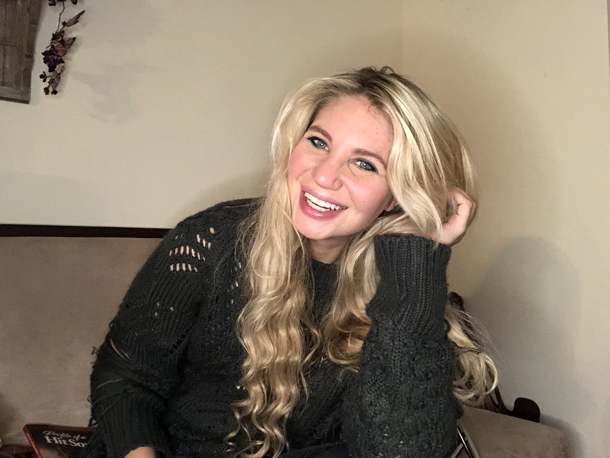 TheFiddlerLacie's tweet photo. Sometimes you just gotta smile! #Smile #smilingismyfavorite https://t.co/GYwQ9ucO3T