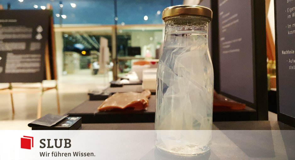 SLUBdresden's tweet photo. „PLASTIK. Und dann?“ Hier geht es z.B. um #BioKunststoffe als Alternative, die Ausstellung kann nach wie vor in der Bereichsbibliothek #DrePunct kostenfrei besucht werden, Montag bis Samstag von 9:00 bis 20:00 Uhr. #SLUBMakerspace #Kunststoffschmiede #Rosenwerk https://t.co/K5ZVmZVkqU