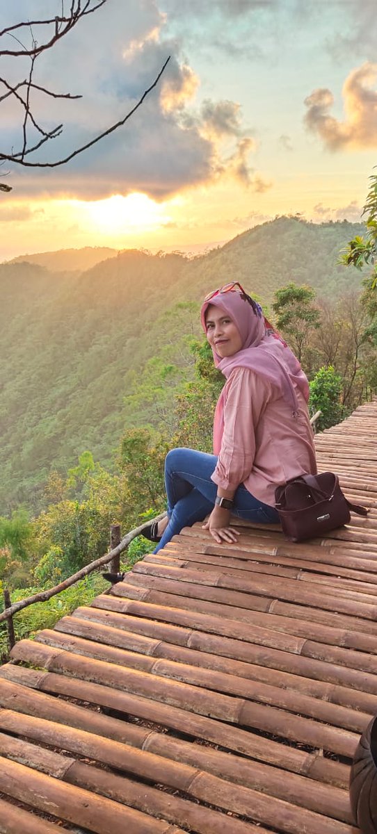 BibaPatty's tweet photo. Senja yg indah #siwangparadise 🌅
#siwang #ambonmaluku❤❤ https://t.co/4MwUdtDP0W
