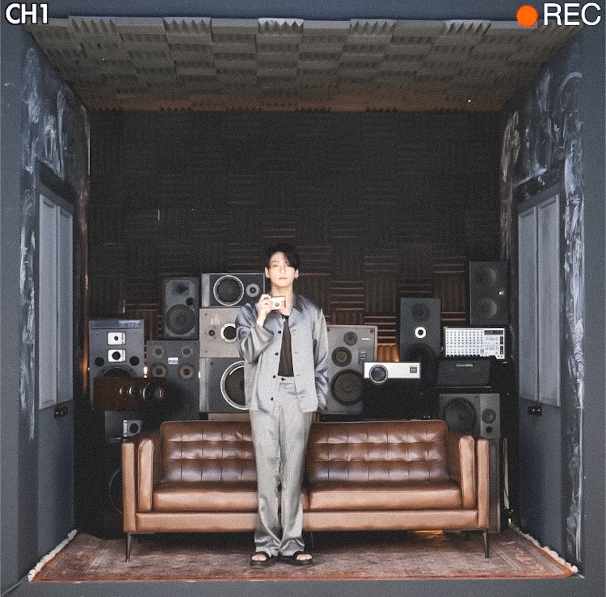 archiveforJK's tweet photo. jungkook in his concept room https://t.co/XaAwAP8Ayb