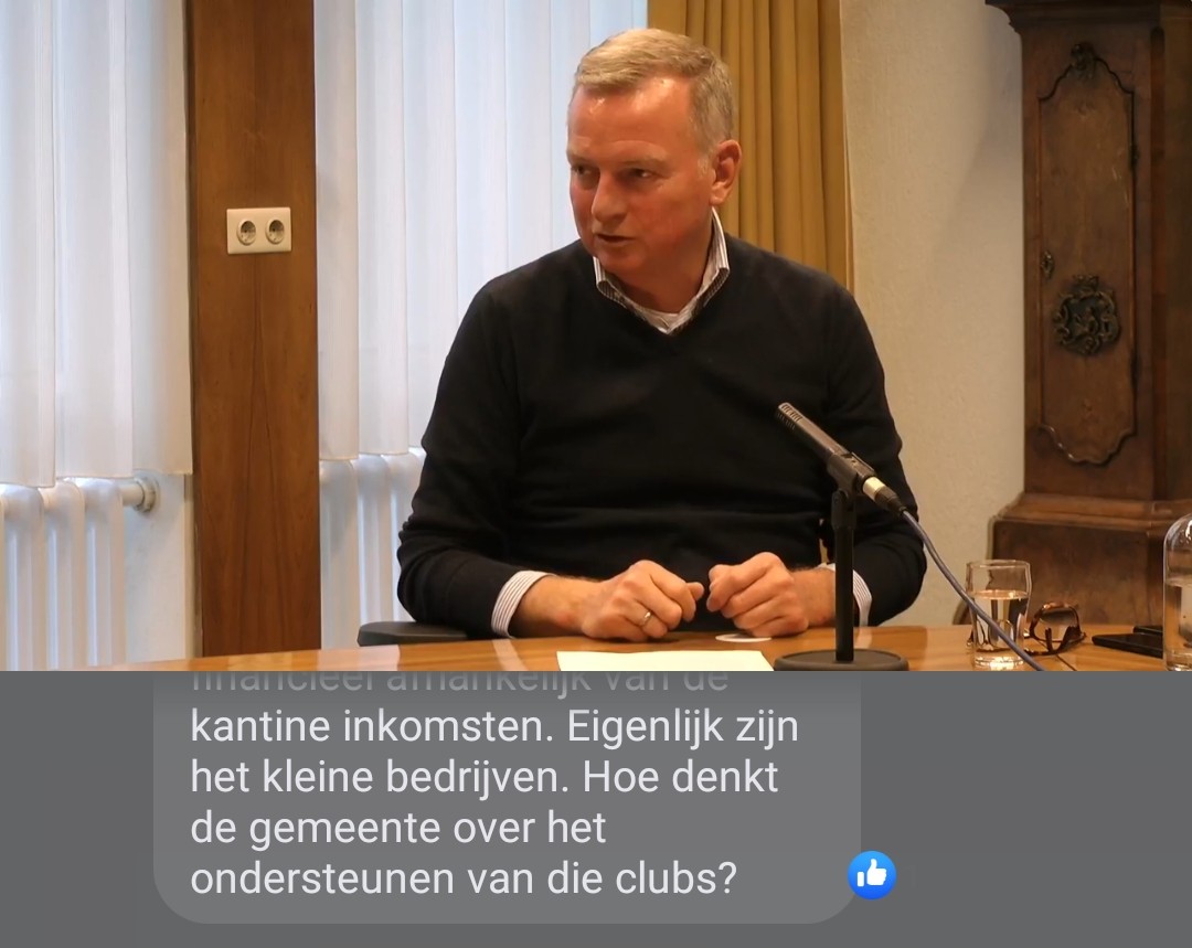 Afgelopen vrijdag een Facebook Live sessie gefaciliteerd vanuit de gemeente IJmuiden/Velsen. Ruim 6.500 kijkers. Mooie interactie tussen bestuur (in beeld burgemeester Dales) en de bewoners. Ook zo'n sessie opzetten? Neem dan contact met me op. chris.kesting@innovatie.tv