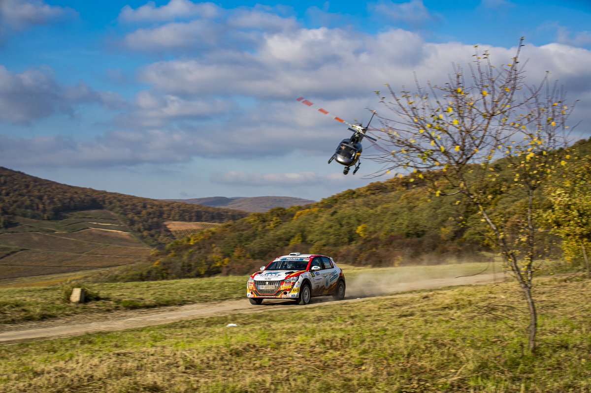 💥 ¡Primer podio absoluto para el <a href="/RallyeTeamSpain/">Rallye Team Spain</a> 🇪🇸 en el <a href="/FIAERC/">FIA European Rally Championship</a> 🇪🇺!

👉 <a href="/efren_llarena/">Efren llarena</a> 🤝 <a href="/FernandezSara14/">Sara Fernández</a>, 🥉 del Rallye de Hungría 🇭🇺 y 🥈 del <a href="/FIAERC/">FIA European Rally Championship</a> 1 Junior 🇪🇺

👉 <a href="/BassasPep/">Pep Bassas</a> 🤝 <a href="/axelcorjim/">Axel Coronado</a>, 🥈 del <a href="/FIAERC/">FIA European Rally Championship</a> 3 Junior 🇪🇺

¡ENHORABUENA! 😊

#RTS #TuFederación #ESPasión 🇪🇸