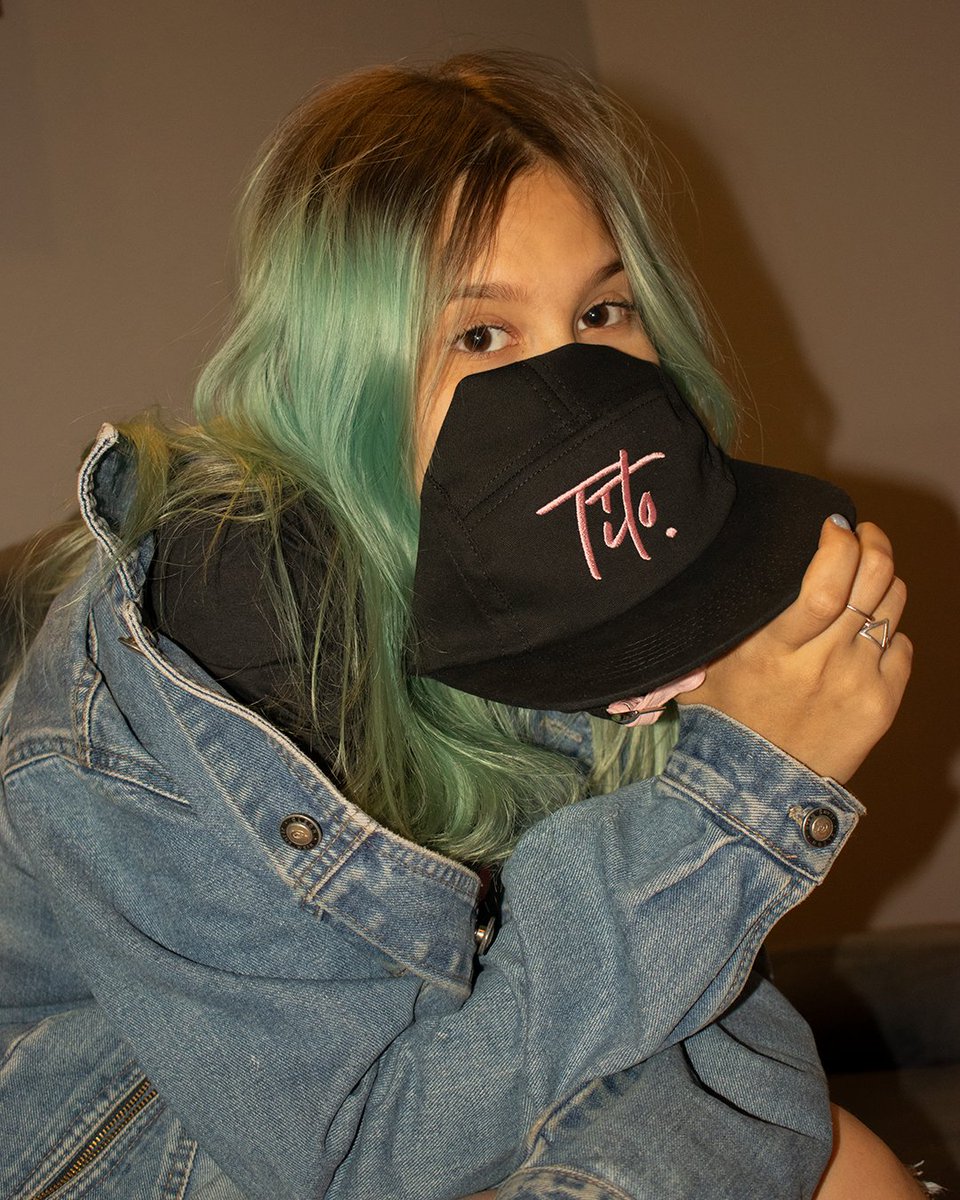 titocompany's tweet photo. DON'T BE SHY,

Modelo: @hannya_rabello 
Foto: @heytitao 

BE ON FLEEK. https://t.co/dp9xMPlO5N