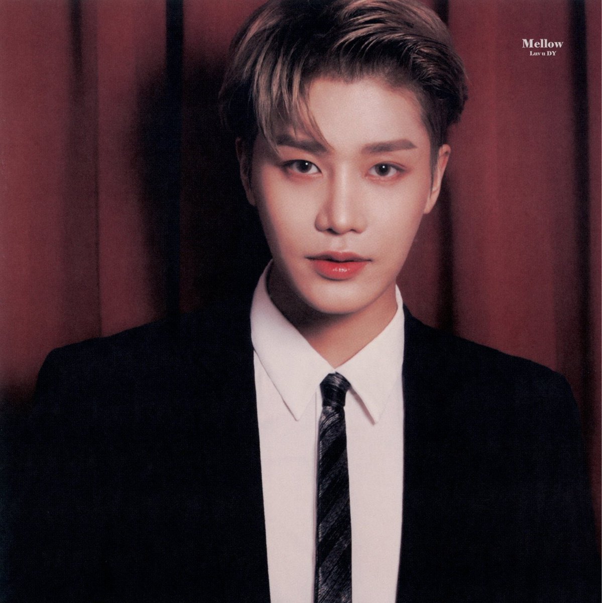 taeilmaxswag's tweet photo. 2020 gave us this moon taeil https://t.co/v1MADDjNIG