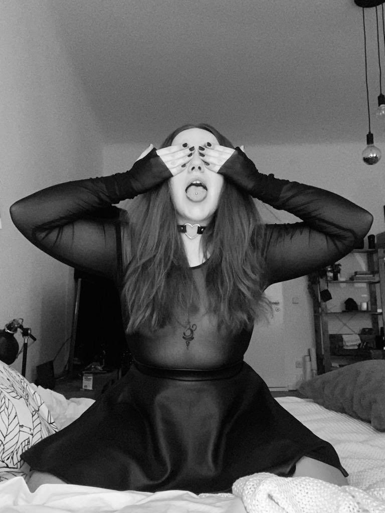 FreyaSyborg's tweet photo. Stay Nasty 👅⛓🖤
See you Later 😈🌈💦 https://t.co/9CFvikKQLz