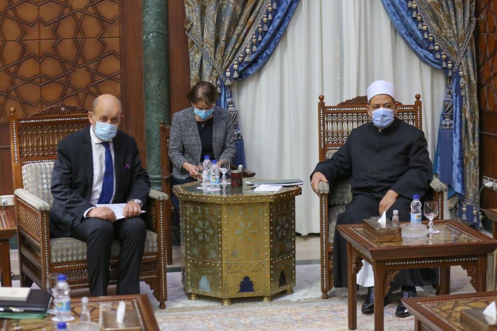 abdullahrushdy's tweet photo. #الإمام_الأكبر خلال لقائه #وزير_الخارجية_الفرنسي:
"إذا كنتم تعتبرون أن الإساءة لنبينا حرية تعبير، فنحن نرفضها شكلًا ومضمونًا، وسوف نتتبع من يُسئ لنبينا الأكرم في المحاكم الدولية، حتى لو قضينا عمرنا كله نفعل ذلك الأمر فقط."
#إلا_رسول_الله
#الأزهر_قادم https://t.co/l7CCT5FRue