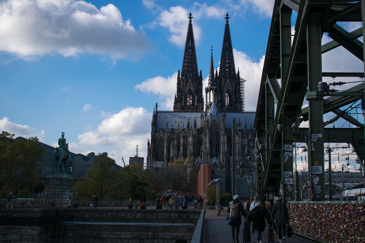 FramesTimeless's tweet image. 🧳 🧿