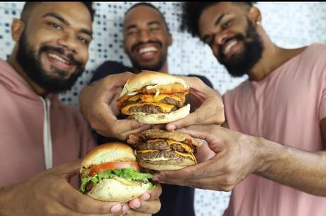 Jovens lançam hamburgueria que homenageia antepassados no Rio r7.com/Oxho