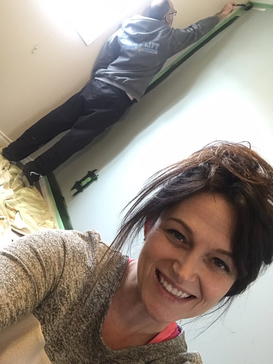 Candice_udle's tweet image. Big day ! Time to start painting ❤️💙 #nursery @paintshopcanada @BenjaminMooreCA