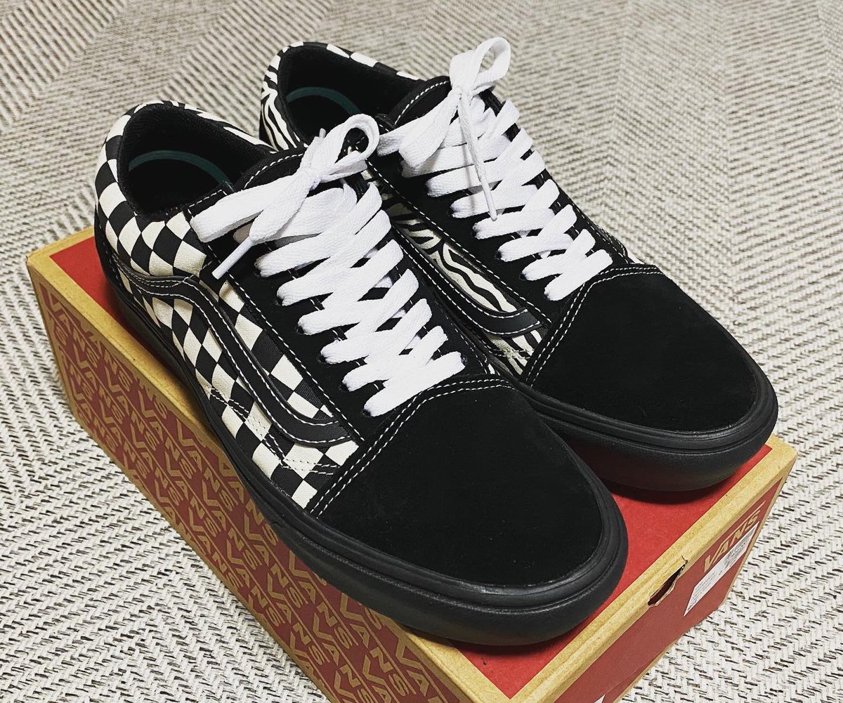 ヨシノブ Vans Comfycush Mixed Media Pack Old Skool 関東にあるabc Martのルミネ店舗 11店舗だけで売ってるold Skool ディズニーの帰りにルミネ横浜店で Vans Vansoldskool Mixedmediapack ルミネ横浜 Abcマート 希少モデル T Co