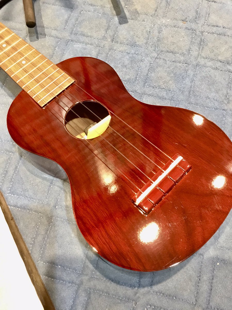 島村楽器 市川コルトンプラザ店 再入荷其の二 フェイマス 島村楽器コラボウクレレ Fs S4gfのレッドカラーを再入荷しました 真紅の艶やかさが際立つ上品な見た目のウクレレです 音の鳴りはカラッと元気な一本です ご試奏もお気軽にどうぞ 島村楽器 市川コルトンプラザ店 再入荷其の二 フェイマス 島村楽器コラボウクレレ Fs S4gfのレッドカラーを再入荷しました 真紅の艶やかさが際立つ上品な見た目のウクレレです 音の鳴りはカラッと元気な一本です ご試奏もお気軽にどうぞ
