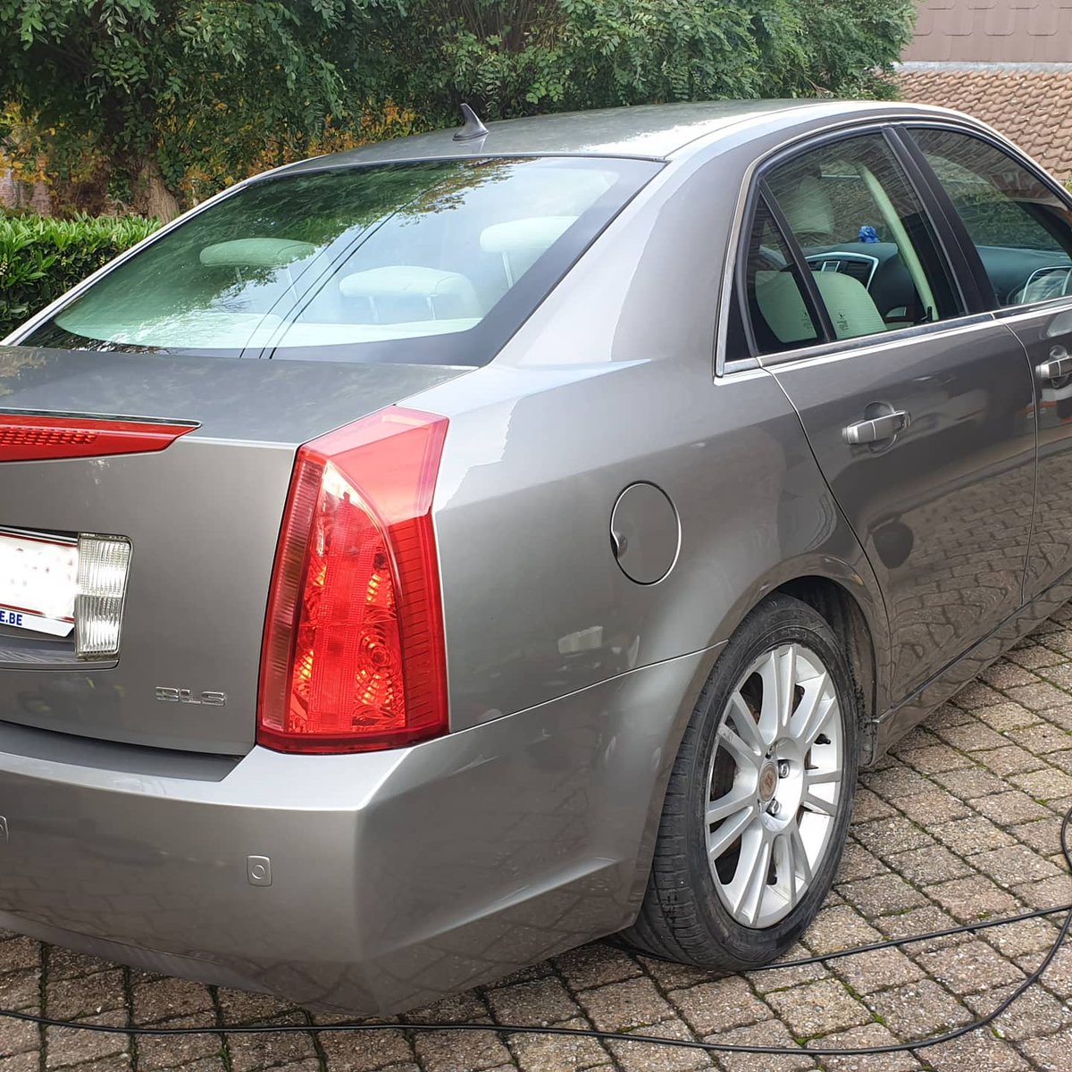 BikeKillerBe's tweet photo. Au cas ou pour ceux qui veulent je fait du detailing ;) ma dernière réalisation 
#Detailling #Cadillac #mirror https://t.co/NFx6hAgMFL