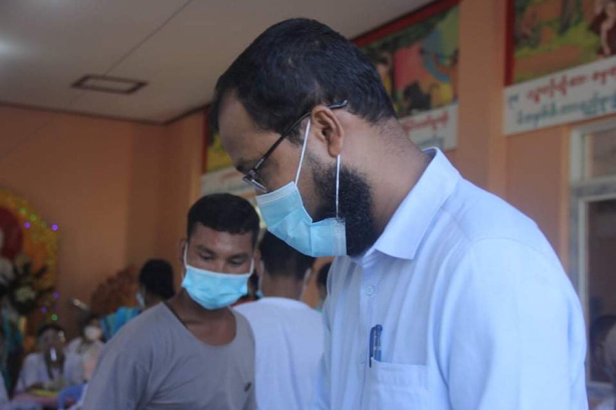 lwin051965's tweet photo. Out of 130,000 Rohingya and Khaman Muslim in Sittway, about 1,500 residents are allowed to vote. Out of 160,000 Rakhjne residents in Sittway, only 15,000 people are allowed to vote on Nov.8. Very much disinfranchised in electoral democrat system in Myanmar and marginalized. https://t.co/0BFNKLJf52