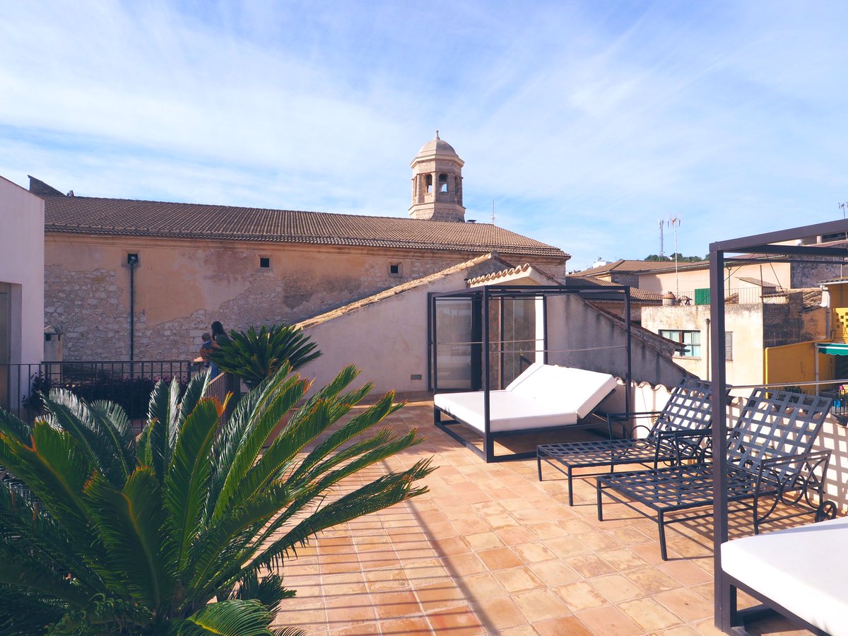 justwotravel's tweet image. Bon dia #lloseta 🌞 ¡En este petit hotel de interior hemos dormido! ¿Puede tener más encanto? ✨

📍Cas Comte Petit Hotel &amp;amp; Spa

#somdemallorca #mallorcainspires #balearestb