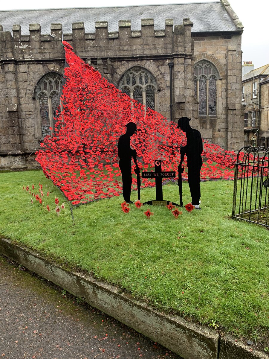 CallingtonLions's tweet photo. Really proud to be asked to represent Callington Lions today in laying our wreath. Lovely to see so many people out paying their respects. https://t.co/3nz5xp5iyf