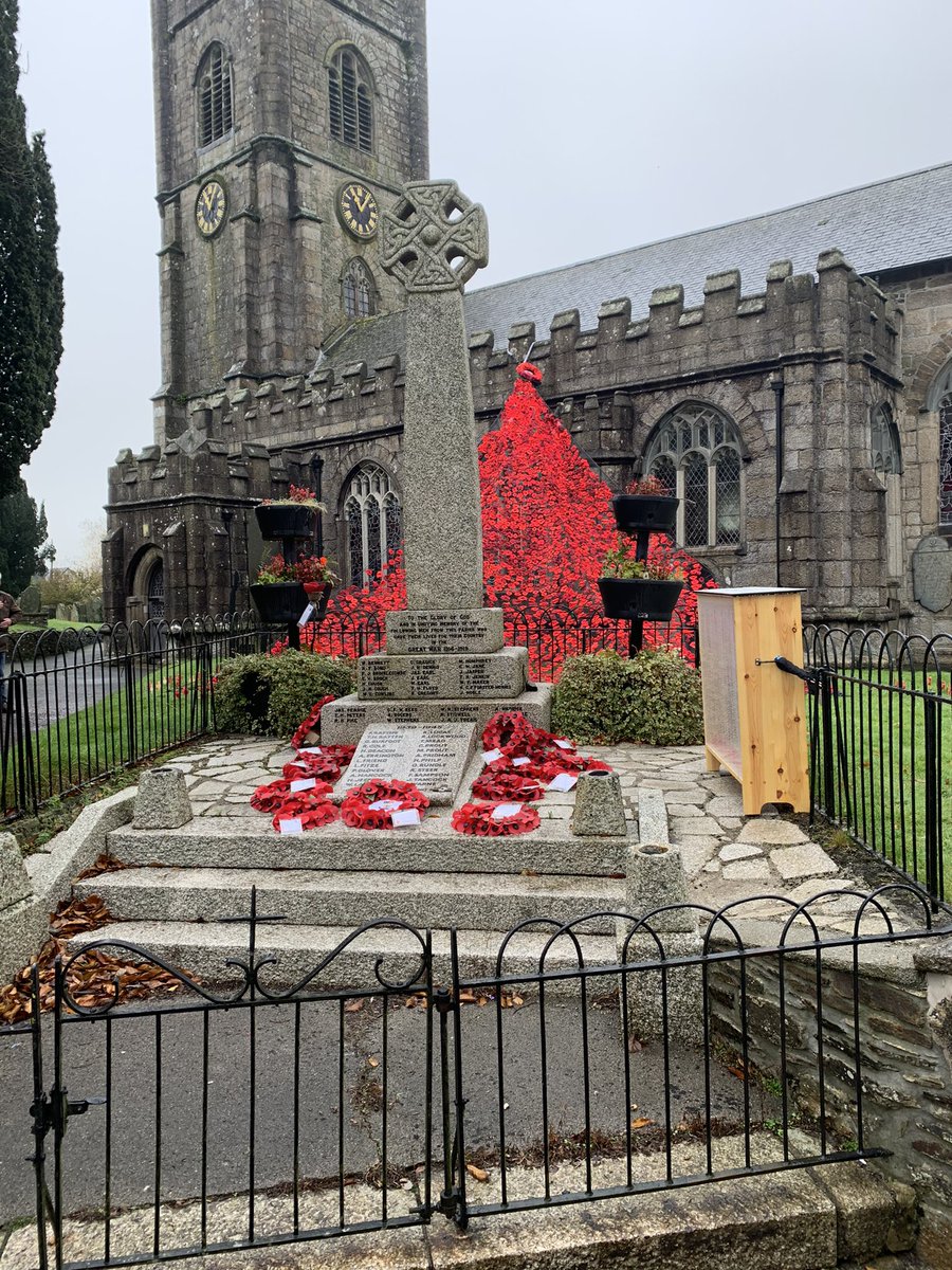 CallingtonLions's tweet photo. Really proud to be asked to represent Callington Lions today in laying our wreath. Lovely to see so many people out paying their respects. https://t.co/3nz5xp5iyf
