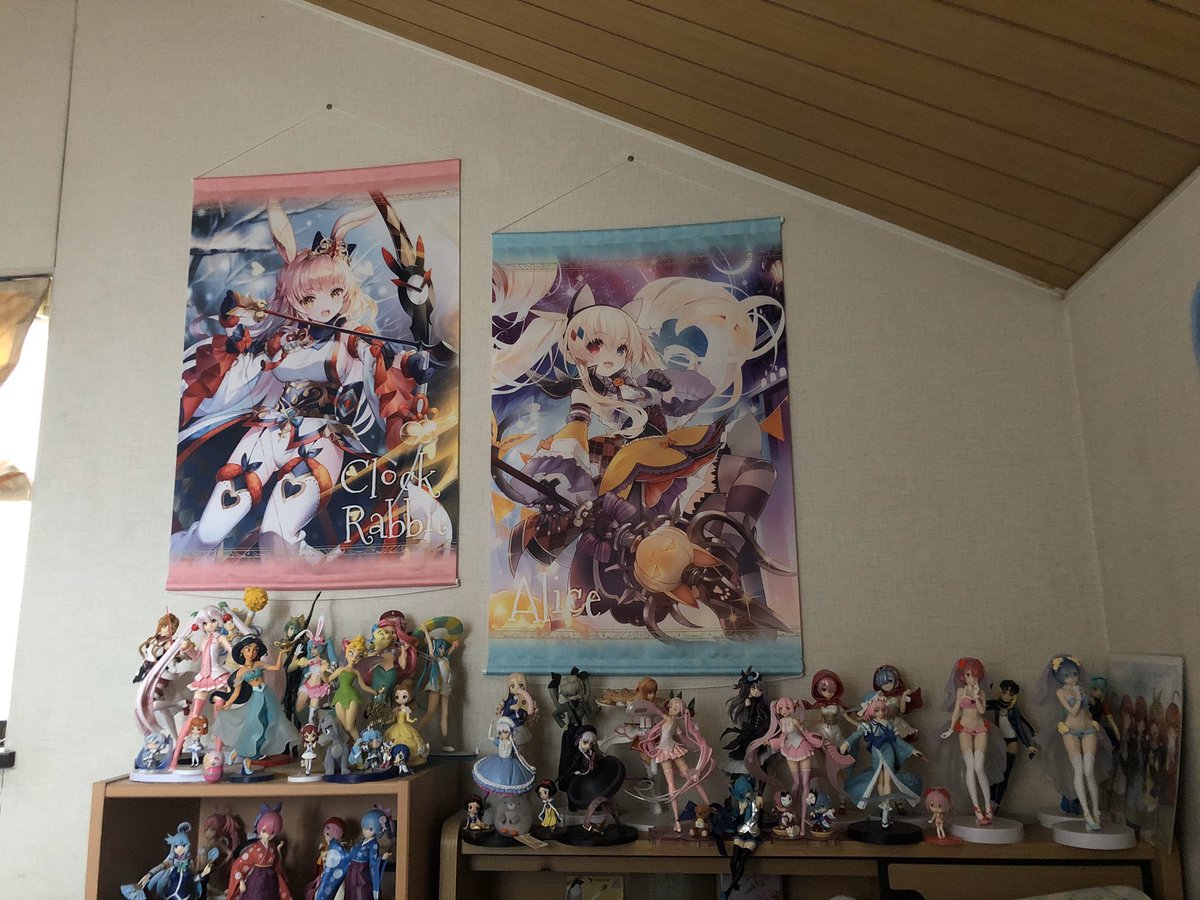azukidz's tweet photo. #オタ部屋ぶらり旅第3回　
フィギュア大好きオタ部屋です https://t.co/C4epHEMgeJ