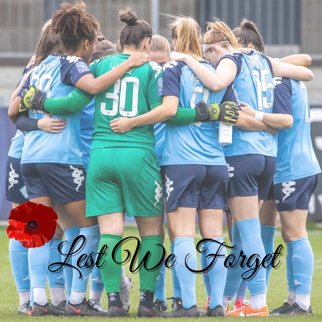 LC_Lionesses's tweet photo. London City Lionesses remembers. 
#LestWeForget #RemembranceDay #RemembranceSunday #ThePride https://t.co/iCafaotZRq