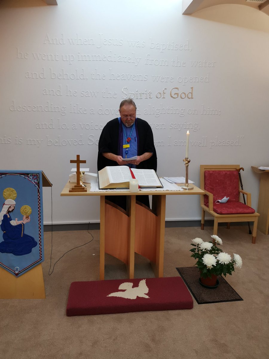 Rev Ivan Page leading the 2mins silence in the hospital chapel today #WeWillRememberThem