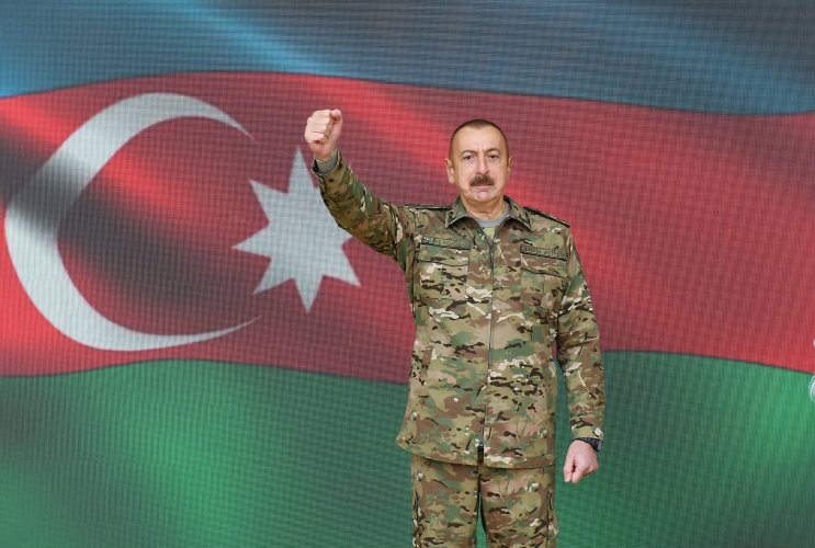 President Ilham Aliyev and First Lady Mehriban Aliyeva visited Alley of Honors and Alley of Martyrs 

#QarabağAzərbaycandır
#КарабахЭтоАзербайджан
#KarabakhisAzerbaijan
