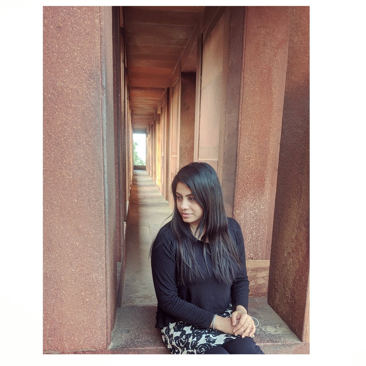 thisisstudiops's tweet photo. ना पंकज हु, ना मैं उदास हु
बस Posing like मैं बहुत खास हु 😁🙈
Note: Photography के लिए mask उतारा था, कृपया ज्ञान ना दे।
#StudioPS #incredibleindia #FatehPurSikri #Fort #photography #ootd #MaskHaiZaroori #CoronaAbhiGayaNahinHai #okbye #PS https://t.co/f2Ie9OTq1N