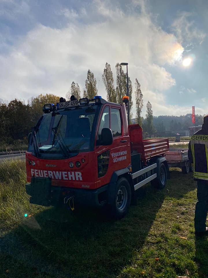 Am letzten WE konnten 4 Kameraden unserer Wehr die Prüfung für den Motorkettensägenführerschein erfolgreich bestehen. Wir danken den Kollegen der <a href="/FeuerwehrSN/">Feuerwehr Schwerin</a> für die Ausrichtung der Ausbildung, trotz der erschwerten Bedingungen durch COVID-19.
#schwerinhältzusammen