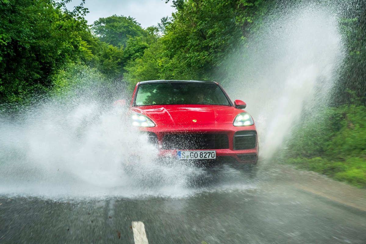 DanFurr's tweet photo. Always a sharp-driving #SUV, the #Porsche #Cayenne reaches its absolute zenith with the arrival of the new #GTS Coupe. Read all about it in @GTPorsche. The #magazine is on sale now. Order online and get it delivered direct to your door at no extra cost https://t.co/FXbhKEER1r 🏁 https://t.co/LcWh1xwu13