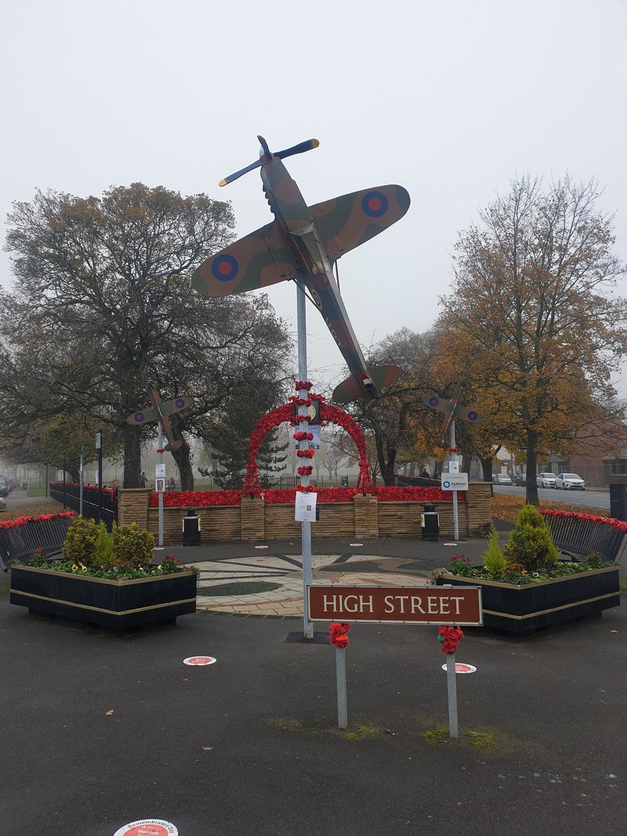 BeckySaunders84's tweet photo. Thank you to everyone who made this years #pelsallpoppy display. In such challenging times its more important than ever to remember ❤
#RememberanceSunday #RemembranceDay #RemembranceDay2020 https://t.co/YECe2jMqxn