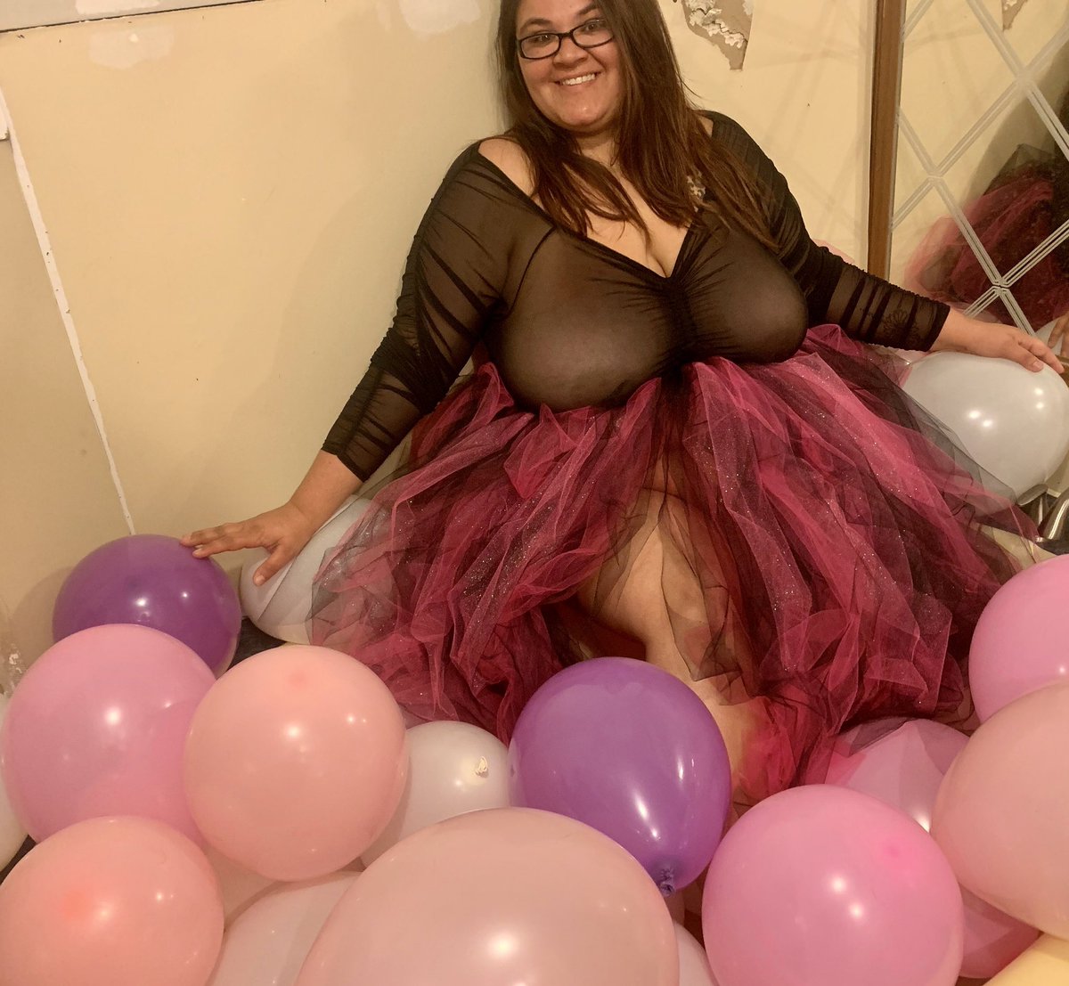 Raven_Belle4's tweet photo. Good morning! Had a little birthday fun 12 more days 😘😘 

https://t.co/aTL8wsmbmz https://t.co/mj7Lc3n1iP