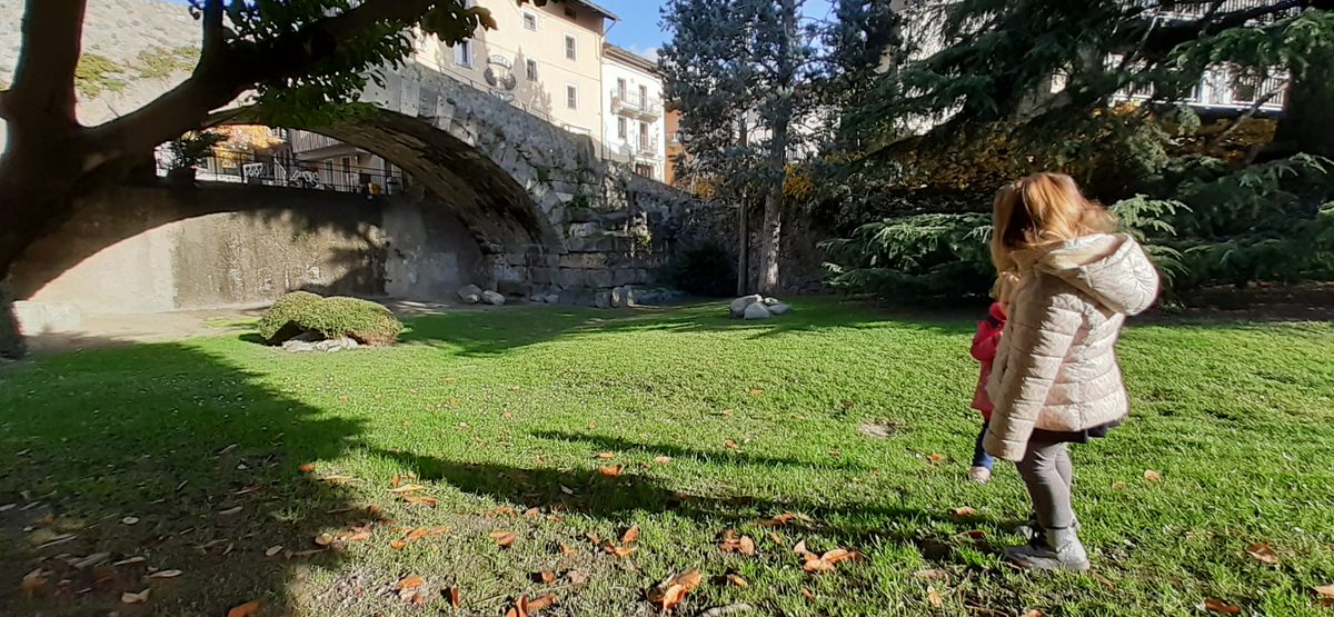 CultureVdA's tweet photo. #8novembre Metti una tranquilla #domenica mattina #aspasso per #Aosta romana in #autunno...
Al #ponte romano: un angolo senza tempo!
@ComunediAosta #laCulturaènellAria... @Valle_dAosta https://t.co/kiacBoFdxd