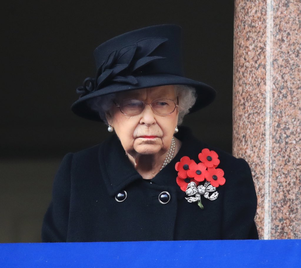 RoyalFamily's tweet photo. “May the memory of their sacrifice and bravery remain with us always.”

Her Majesty The Queen leads the nation in remembrance to all those who have died in two World Wars and other conflicts.

#WeWillRememberThem #RemembranceSunday . https://t.co/xzO2jdjXMK