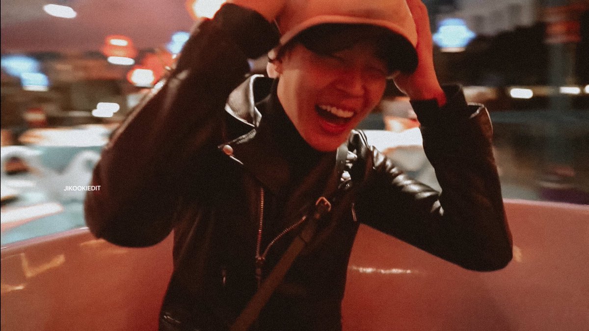 jikookiedit's tweet photo. imagine jungkook’s smile behind the camera 😄

#3yearswithGCFinTokyo https://t.co/LujaFw0vrx