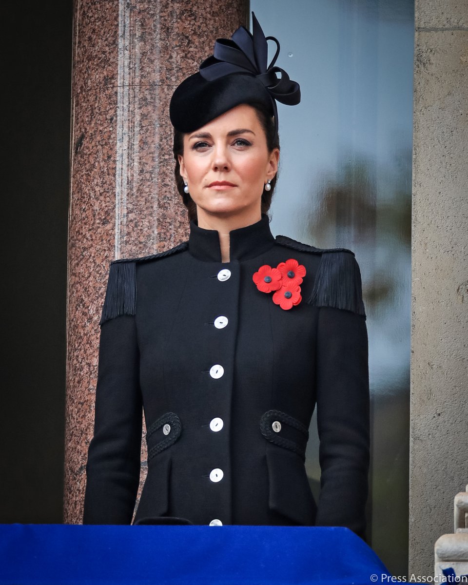 KensingtonRoyal's tweet image. At the going down of the sun and in the morning,
We will remember them.

#RemembranceSunday
