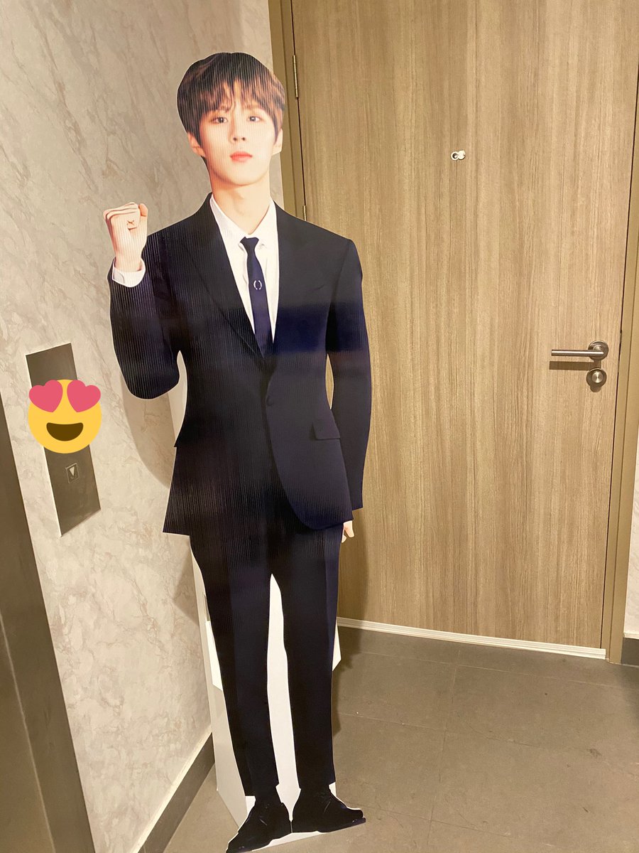 27_10_0812's tweet photo. จะดูแลอย่างดี มัมหมีสู้ๆ ✌🏻✌🏻✨💘💘
(ถึงบ้านอย่างปลอดภัยค้าบ) #ToTheMoonAndBackSWS https://t.co/y8xoXxkxUd