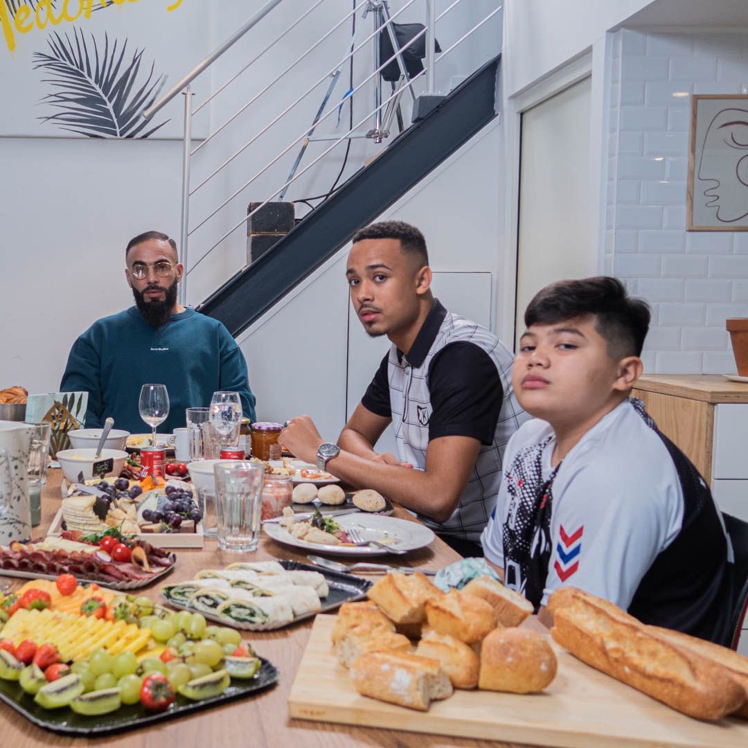 pirate_182's tweet photo. LE PREMIER BRUNCH DE MA VIE 😂
https://t.co/2ubfLpjNT6
#CHECKFOOD DISPONIBLE AVEC @Medinrecords, @oxmopuccino, @Cestremy, @monsieurbors & @youssouphamusik SUR @CheckCheckCheck
ALLEZ REGARDER ÇA LES GRINCHEUX 🏴☠️
📸 : @letriplesept https://t.co/jbD7Ph9SoG
