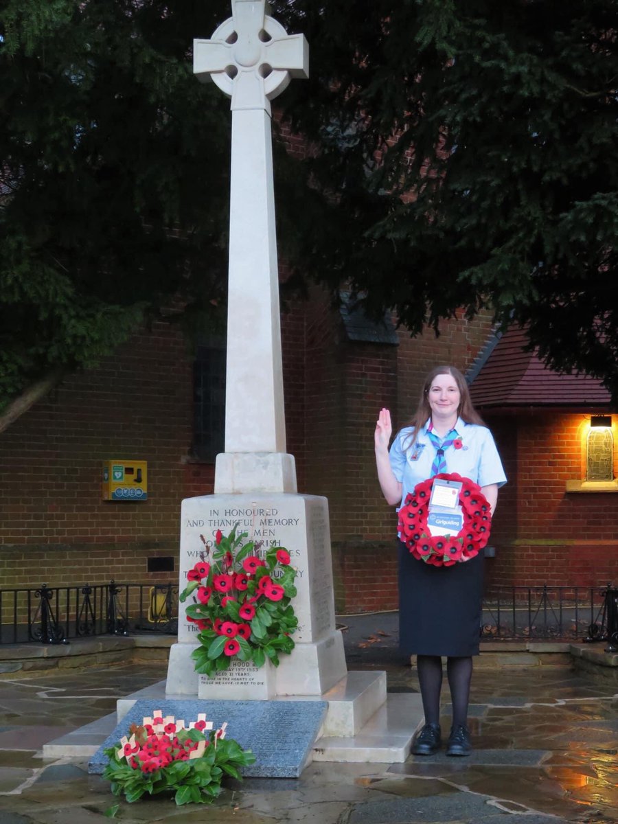 AshteadGirlg's tweet photo. #RemembranceDay @AshteadGirlg @GGSurreyEast @Guiding_LaSER https://t.co/SXxEZbu4KE