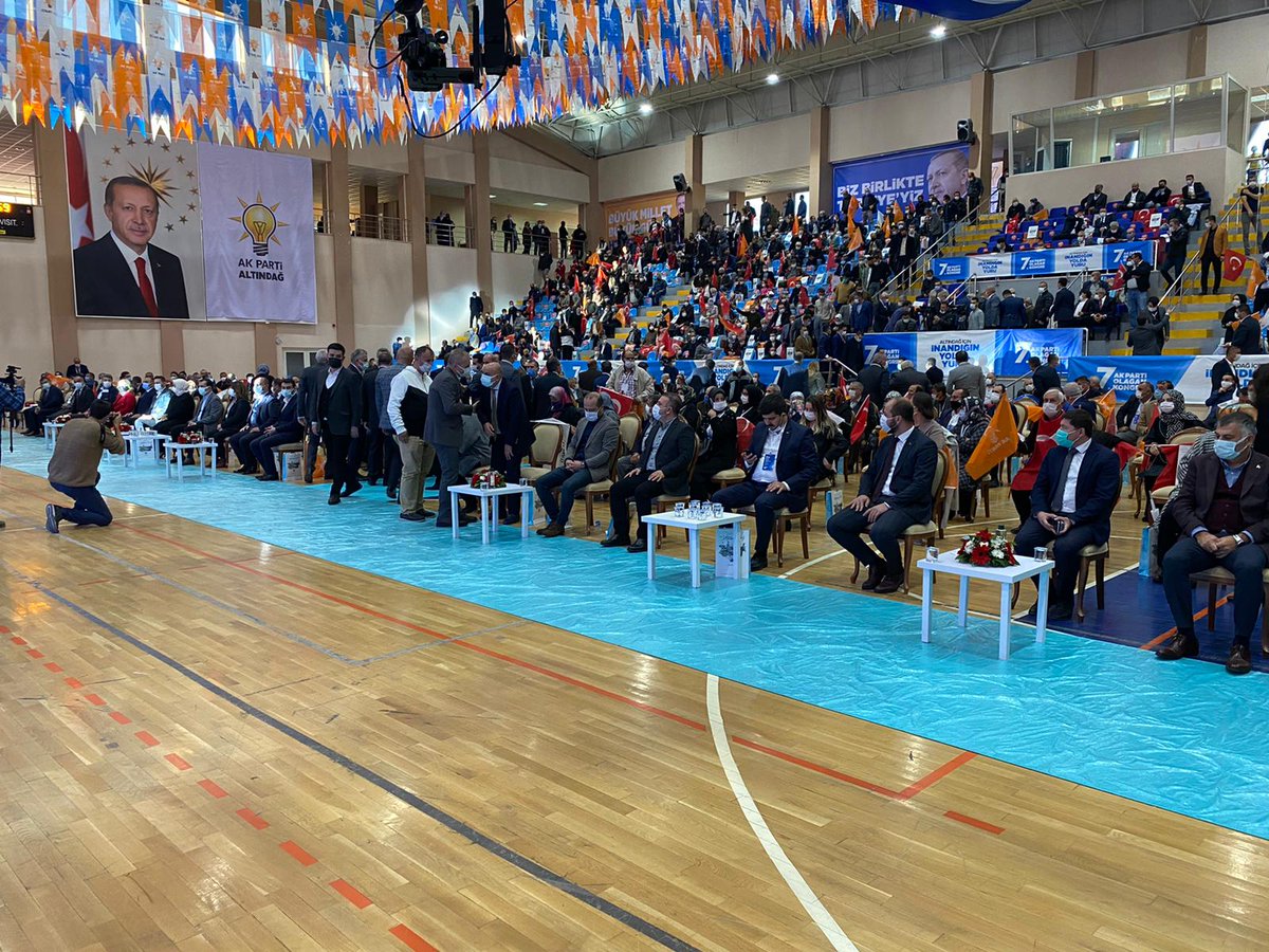 turgutaltinok06's tweet photo. Altındağ 7. Olağan İlçe Kongremize katılım sağladık. Görevi üstlenen İlçe Başkanımız Sn. @FatihBildik2 ve tüm teşkilâtımızı tebrik ediyor, muvaffakiyetler diliyorum.

#İnandığınYoldaYürü
@Akparti @akaltindag https://t.co/yOe6WS5Pnh