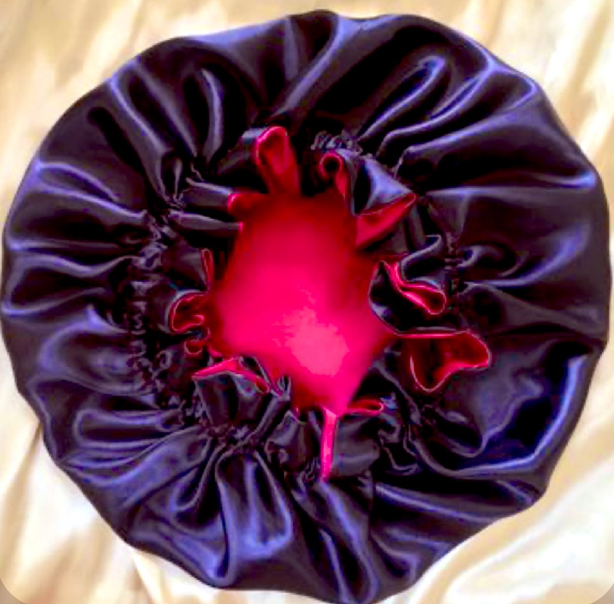 BalBonnets's tweet photo. Hey Twitter 
If your in need of a bonnet contact us on 0785633830. For a satin and a kitengi bonnets 
#bonnets #satin #satinbonnets #bonnetsbybal https://t.co/vaCiC3v2dU