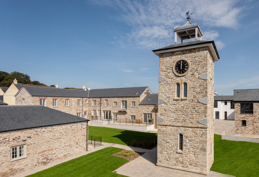 AcornPG's tweet photo. Brimming with character &amp; overlooking the sea, our homes at The Courtyard really are a coastal haven. Available with our #AssistedMoveScheme, we can help you find a buyer for your existing property, so you can reserve your dream home in Duporth, Cornwall. https://t.co/FjCLviTk9B https://t.co/l6HZjkPmLZ