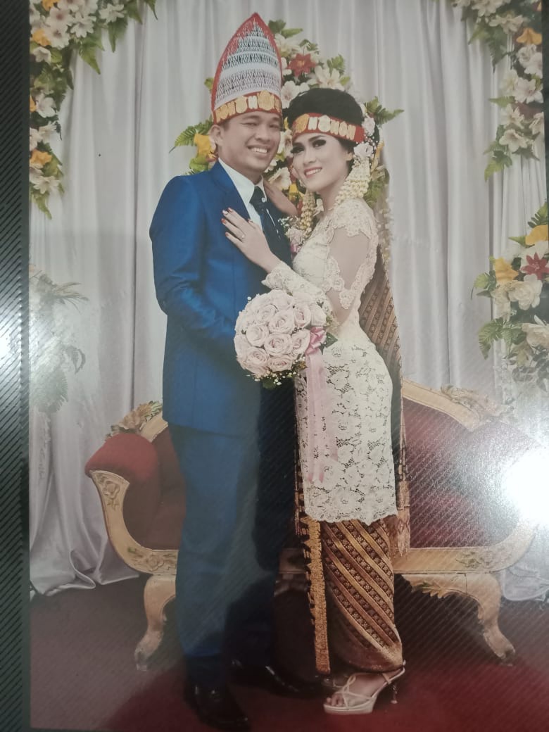 inariris's tweet photo. disimpan di tw aja. suami ga punya tw soalnya haha. I'll always learn how to stay falling in love with you💜🐼 https://t.co/Hm5A1sdhwq
